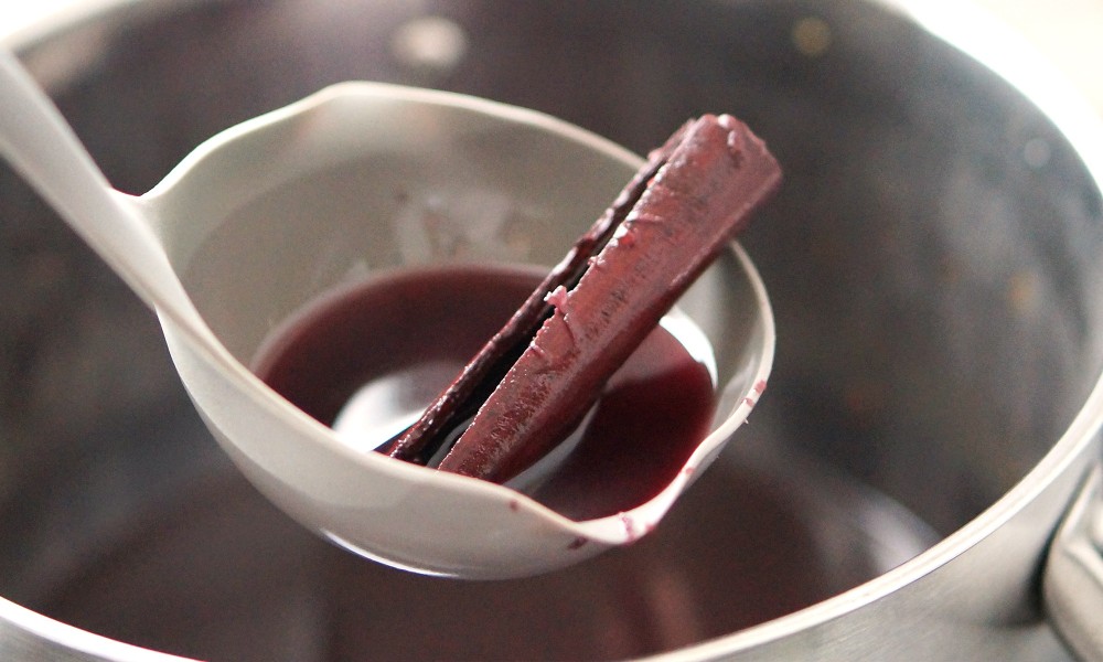 baton de cannelle dans le vin chaud