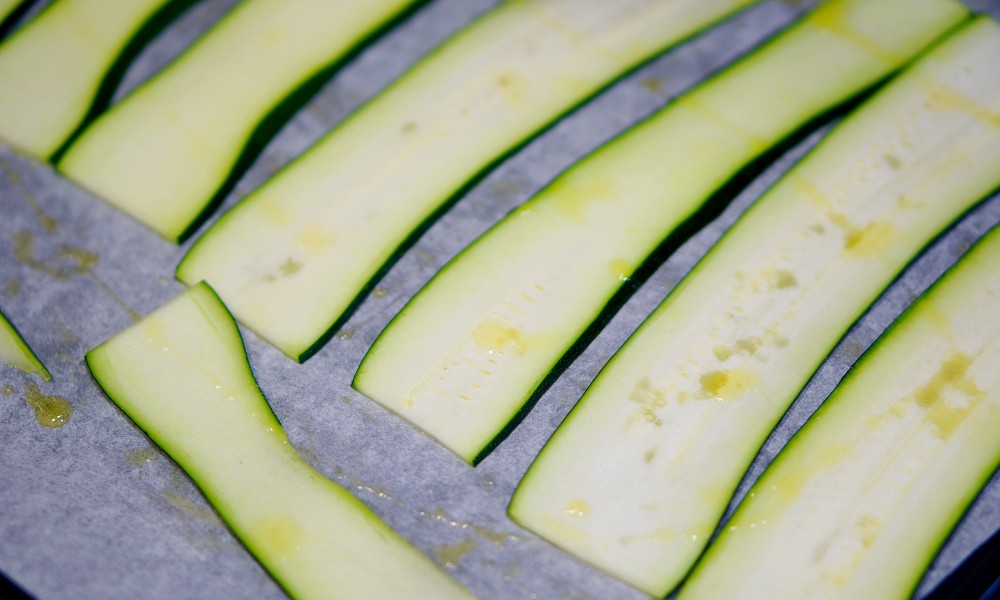 Préparation des courgettes pour la recette